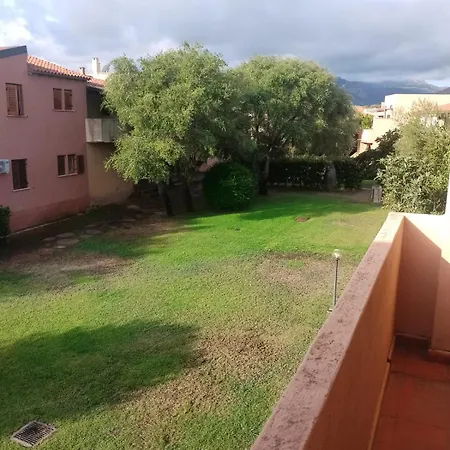 Daire Pierhouse Li Piri San Teodoro (Sardinia)