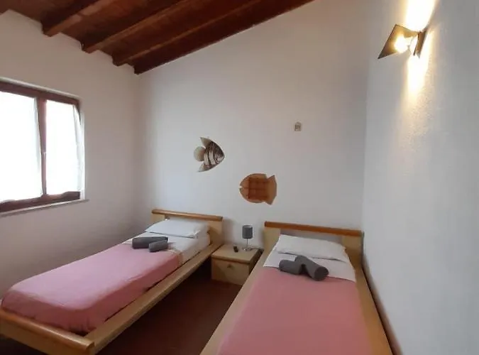 Pierhouse Li Piri